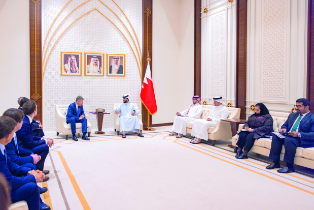 <p>His Majesty&rsquo;s representative for humanitarian work and youth affairs Shaikh Nasser bin Hamad Al Khalifa received Russian Minister of Economic Development Maxim Reshetnikov.</p>
<p>Secretary General of the Supreme Council for Youth and Sports Aymen bin Tawfiq Almoayed and Industry and Commerce Minister Abdulla bin Adel Fakhro were present.</p>
<p>The meeting discussed topics of mutual interest, particularly Bahrain&rsquo;s participation in the upcoming Investment Forum in St Petersburg, Russia.</p>